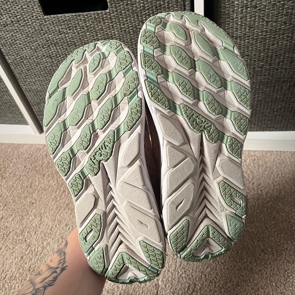 Hoka Clifton 8 Women's Peach Running Shoes - Picture 7 of 7